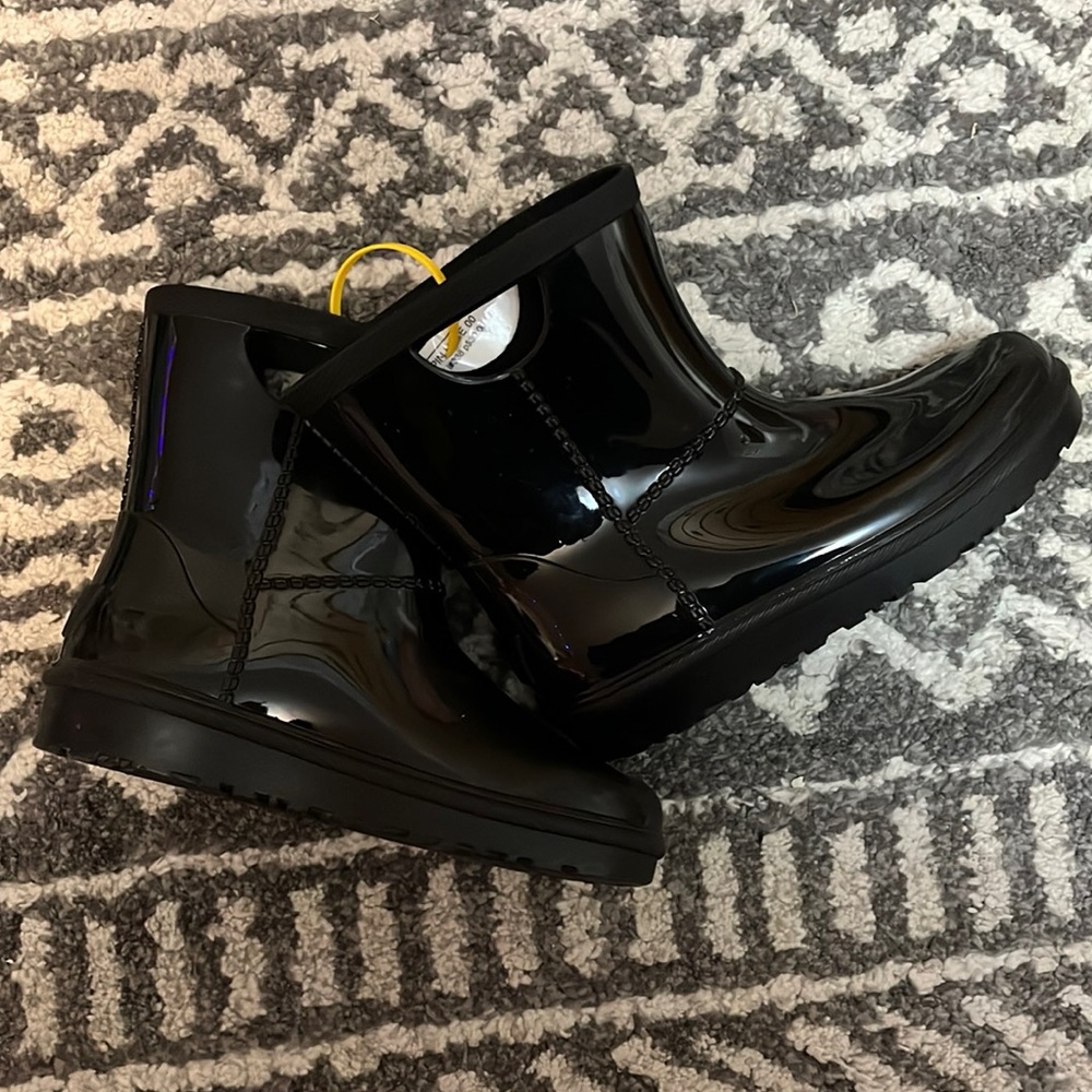 Uggs Rahjee kids rain boots 12